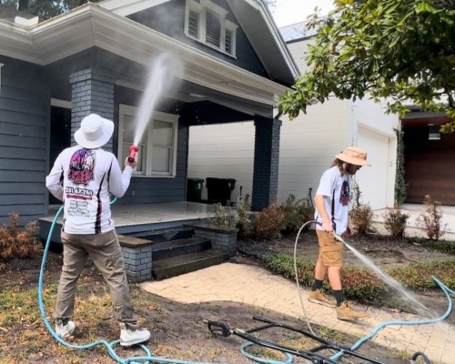 Space City Washing washing the exterior of a Houston area house.